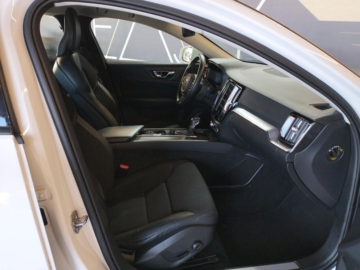 Volvo V60 Cross Country 2.0 d4 Business Plus awd geartronic my20