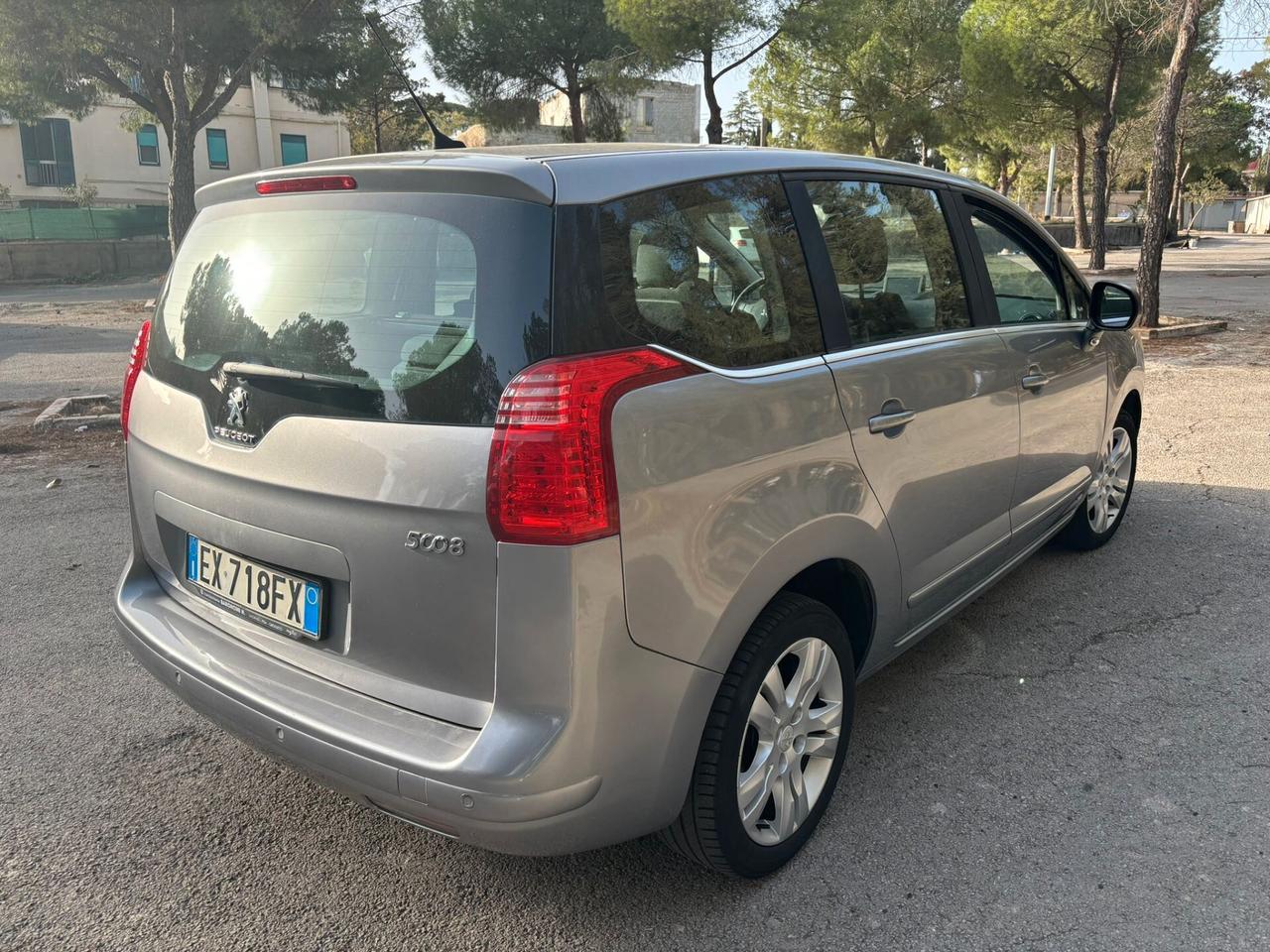 Peugeot 5008 1.6 HDi 115CV Allure