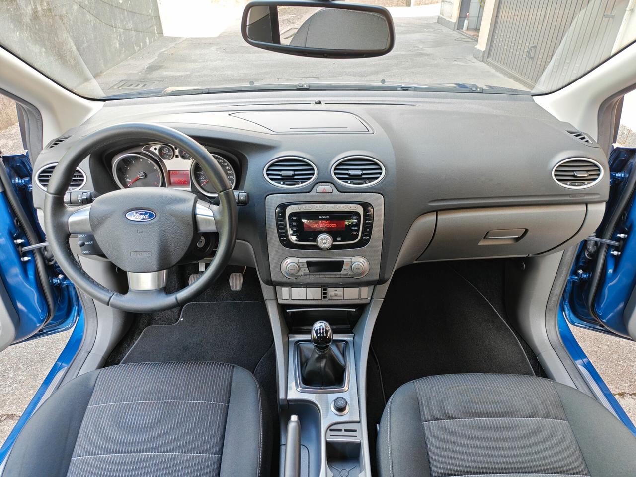 Ford Focus 1.6 BENZINA 115cv TITANIUM / 60.000km