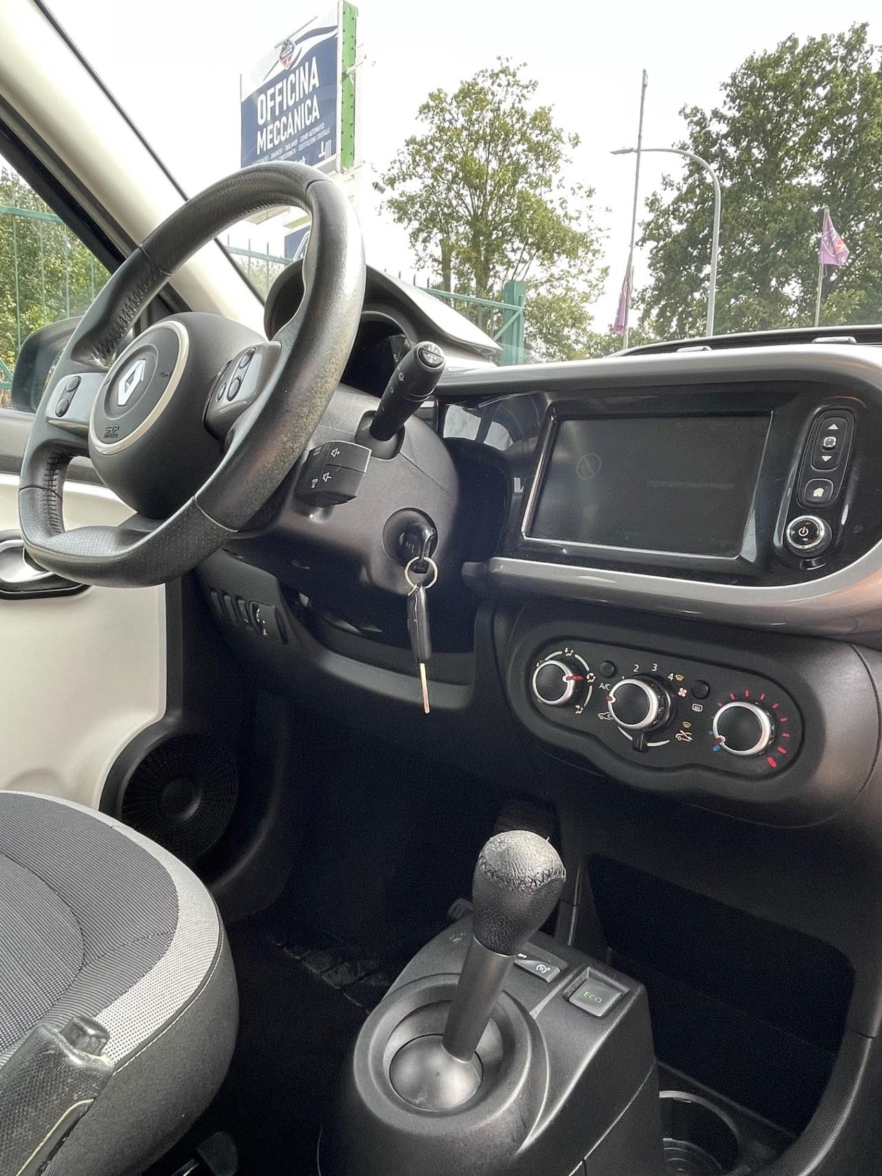 Renault Twingo SCe EDC La Parisienne
