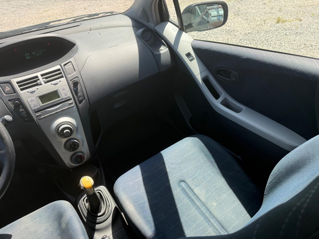 Toyota Yaris 1.0 5 porte Sol