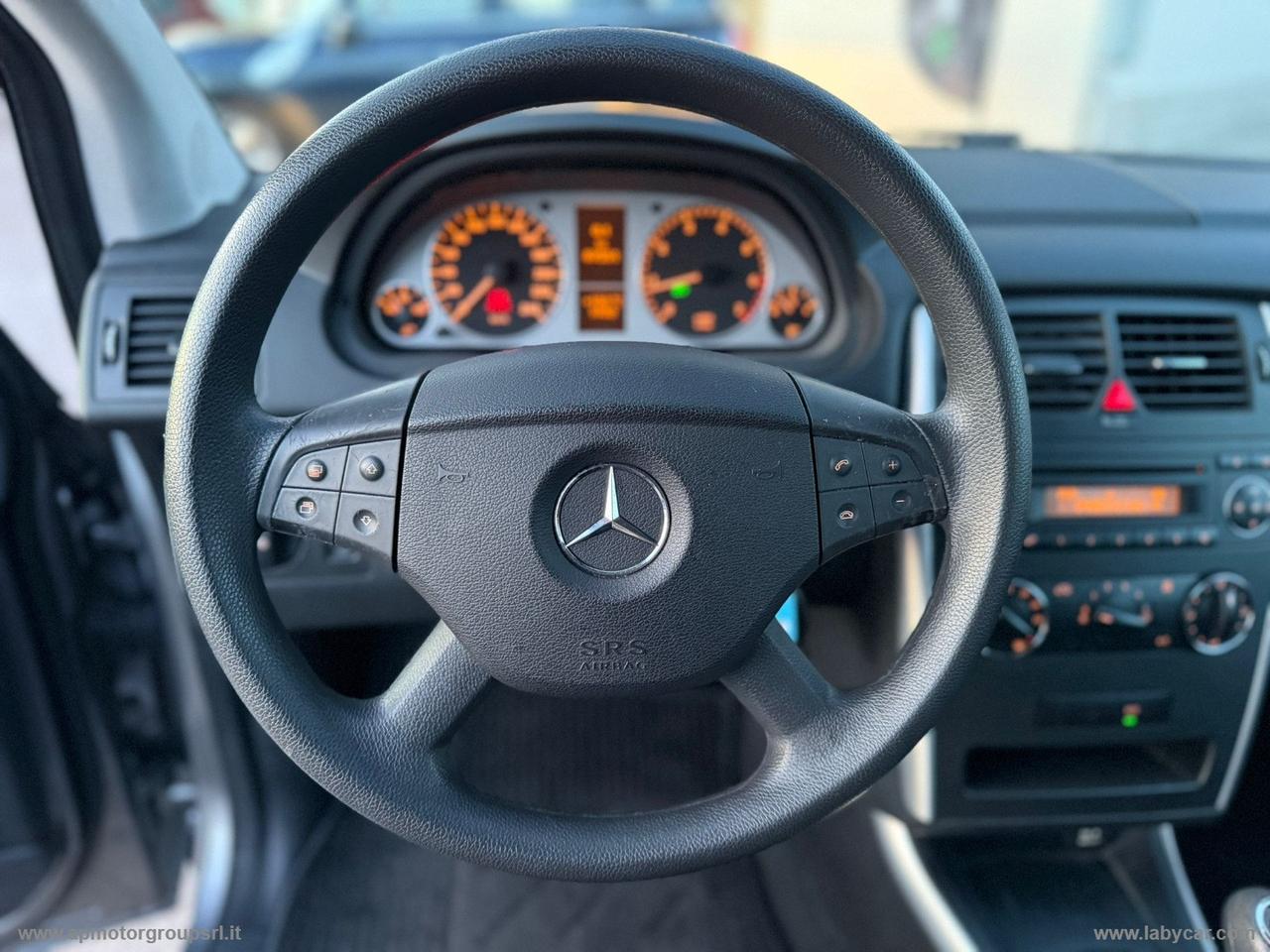 MERCEDES-BENZ B 180 BlueEFFICIENCY Executive
