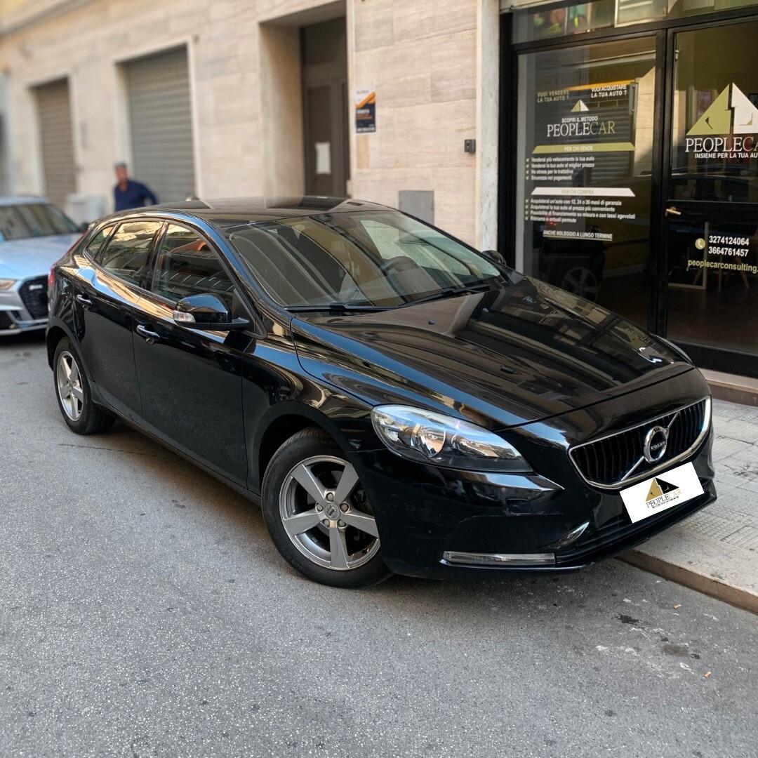 Volvo V40 D2 Geartronic R-design Momentum