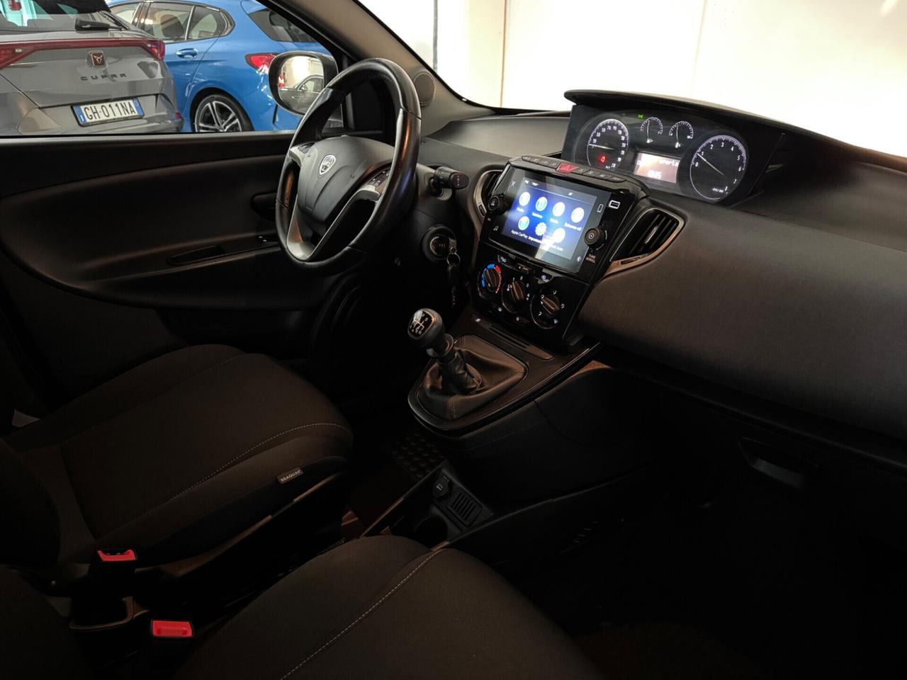 Lancia Ypsilon 1.0 FireFly 5 porte S&S Hybrid Gold