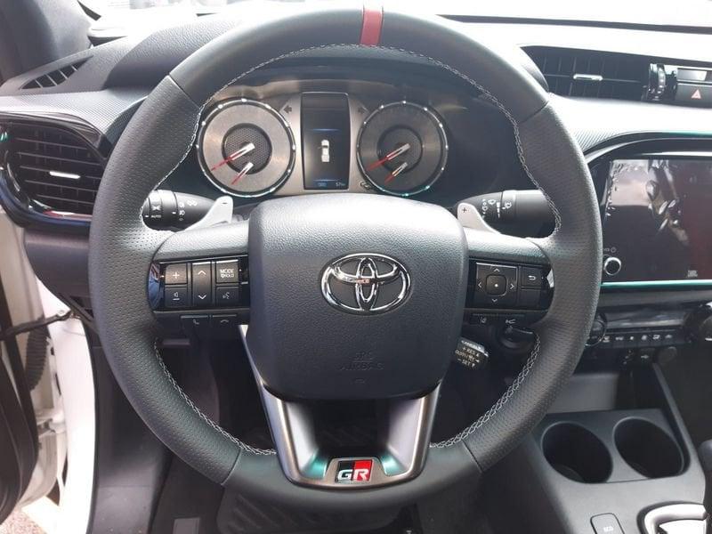 Toyota Hilux 2.8 D-4D A/T 4WD 4 porte Double Cab GR SPORT
