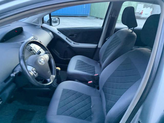 TOYOTA Yaris 108,985km 1.3 5p Sol senza nessun lavoro da fare
