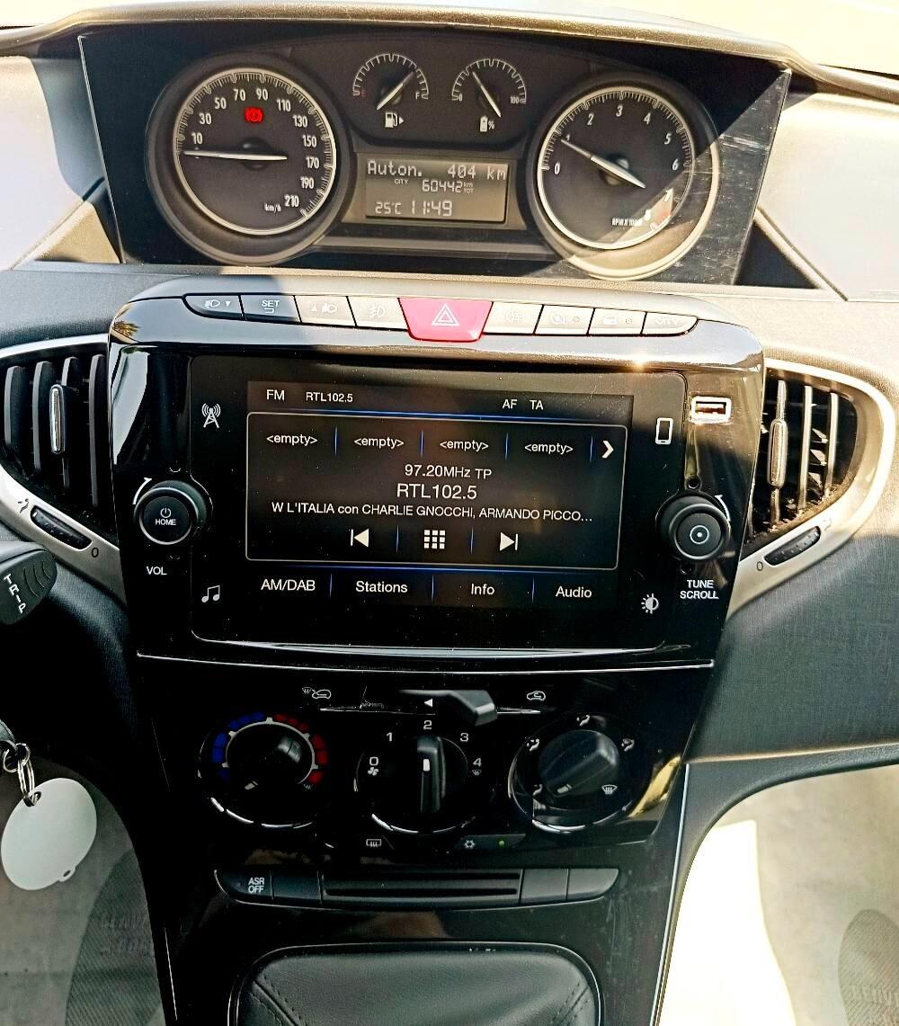Lancia Ypsilon 1.0 FireFly Hybrid Gold