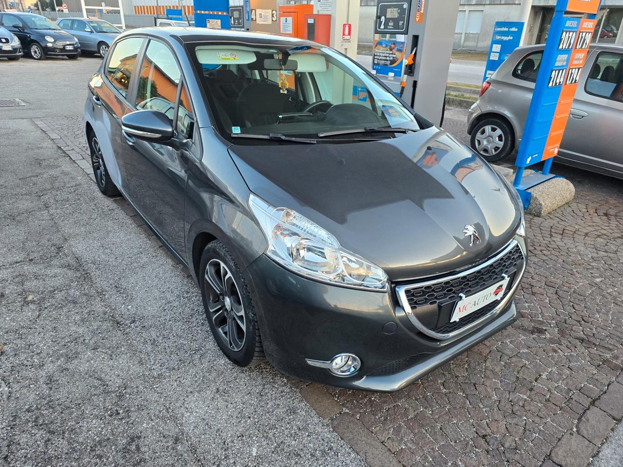 Peugeot 208 PureTech 82 5 porte con 71.000km NEOPATENTATI ok