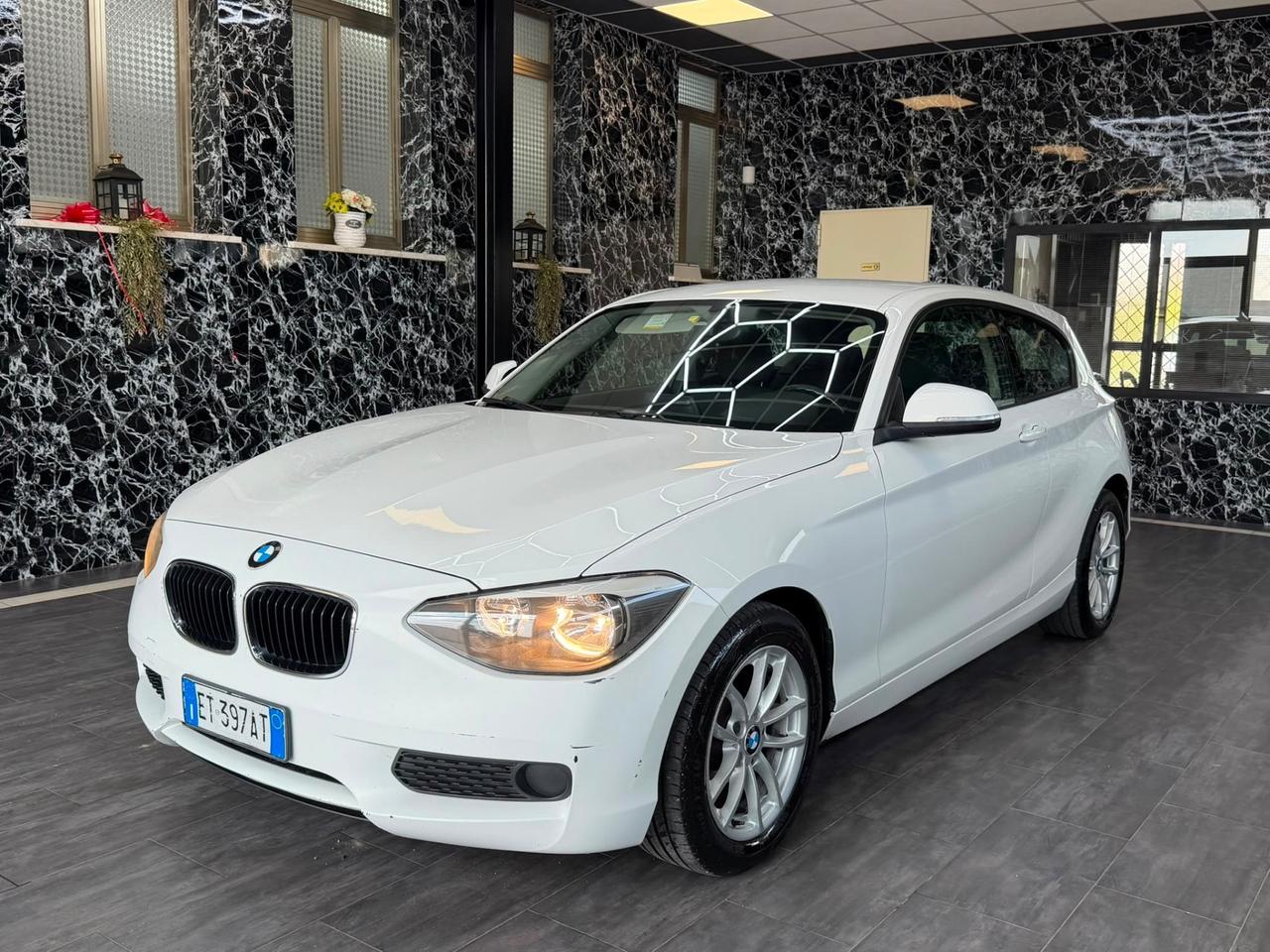 Bmw 116 116d 3p. Urban