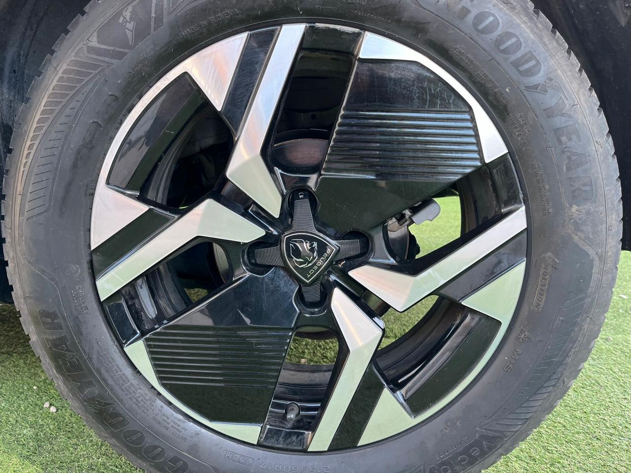 Peugeot 2008 BlueHDi 130 S&S EAT8 Allure