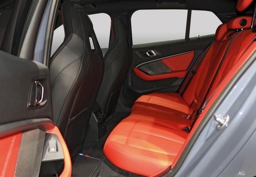 BMW Serie 1 F40 - 118d Msport auto