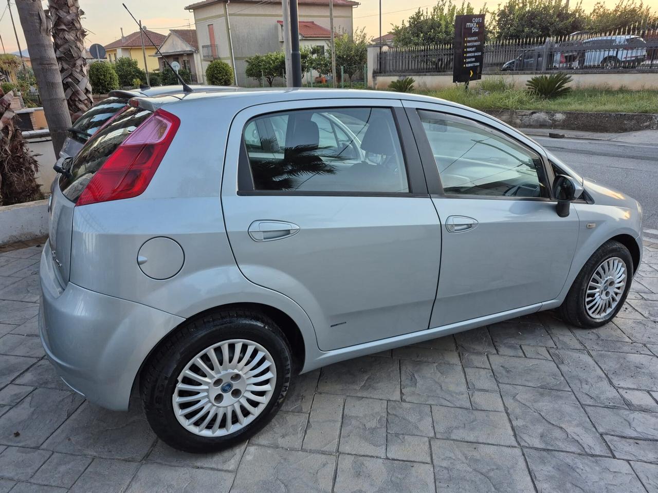 Fiat Grande Punto 1.3 MJT 75 CV 5 porte Dynamic