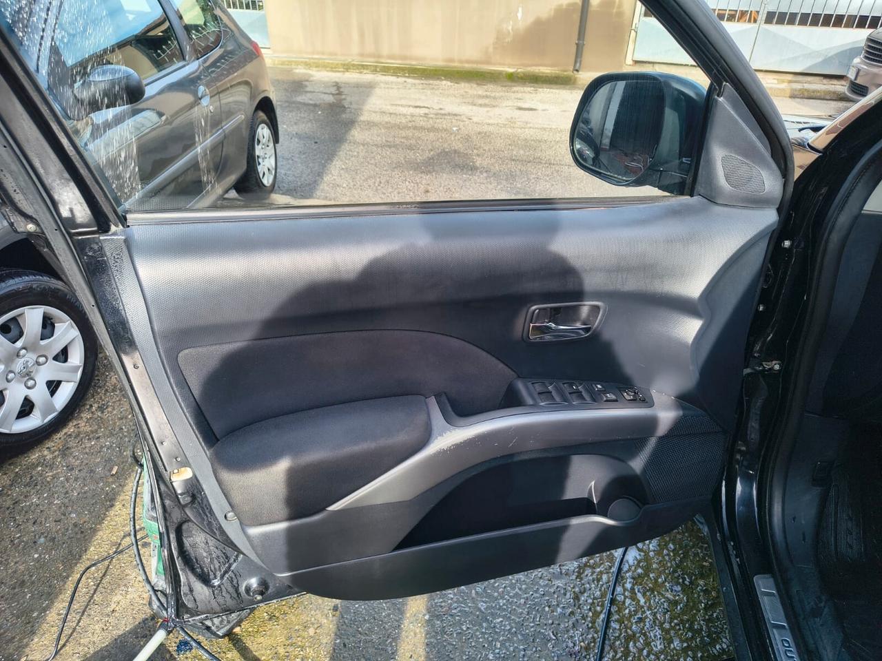 Mitsubishi Outlander 2.0 DI-D Invite DPF