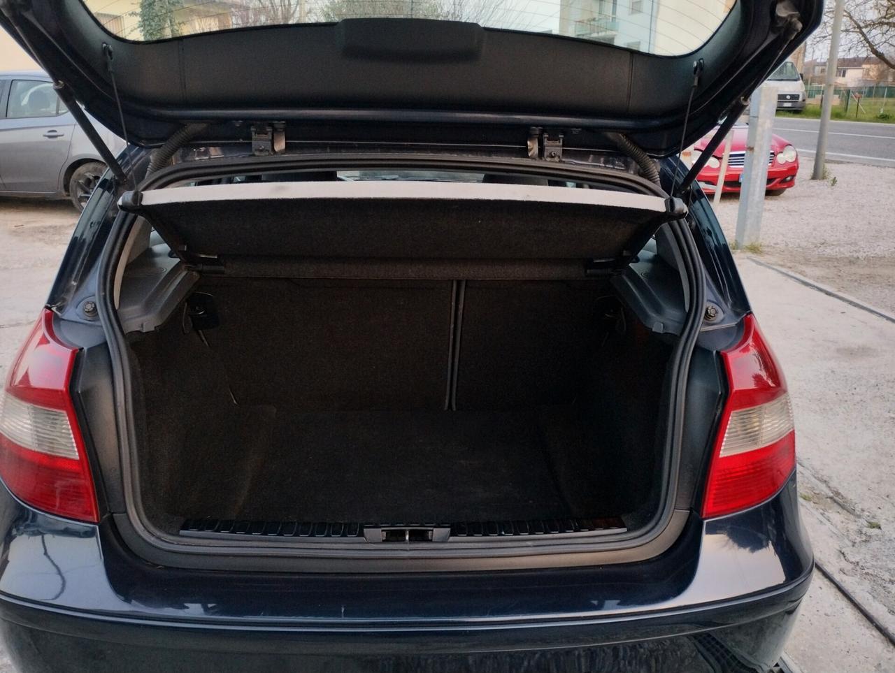 BMW SERIE 1 120D cat 5P Futura 2006 Automatica