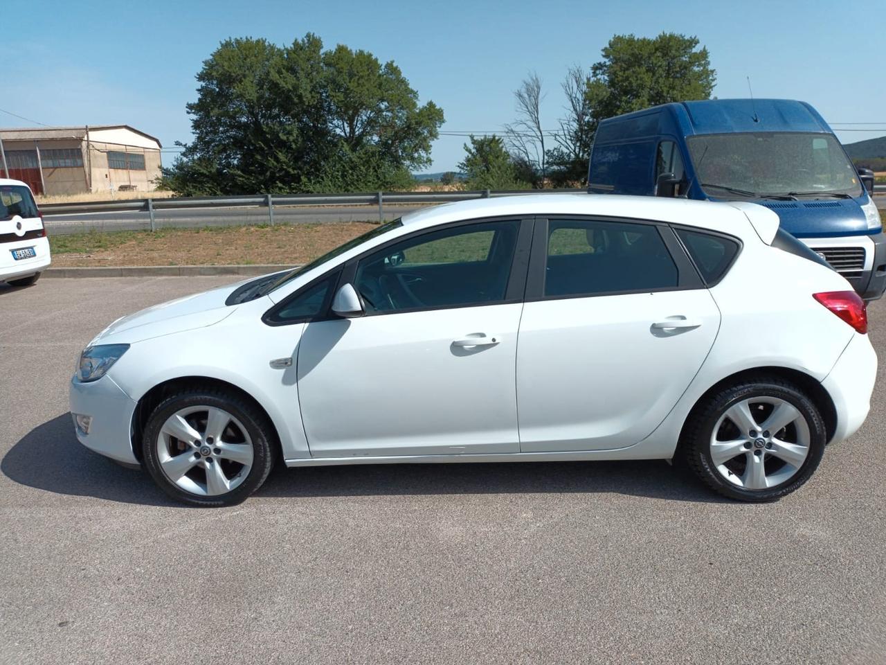 Opel Astra 1.3 CDTI 95CV 5 porte Cosmo