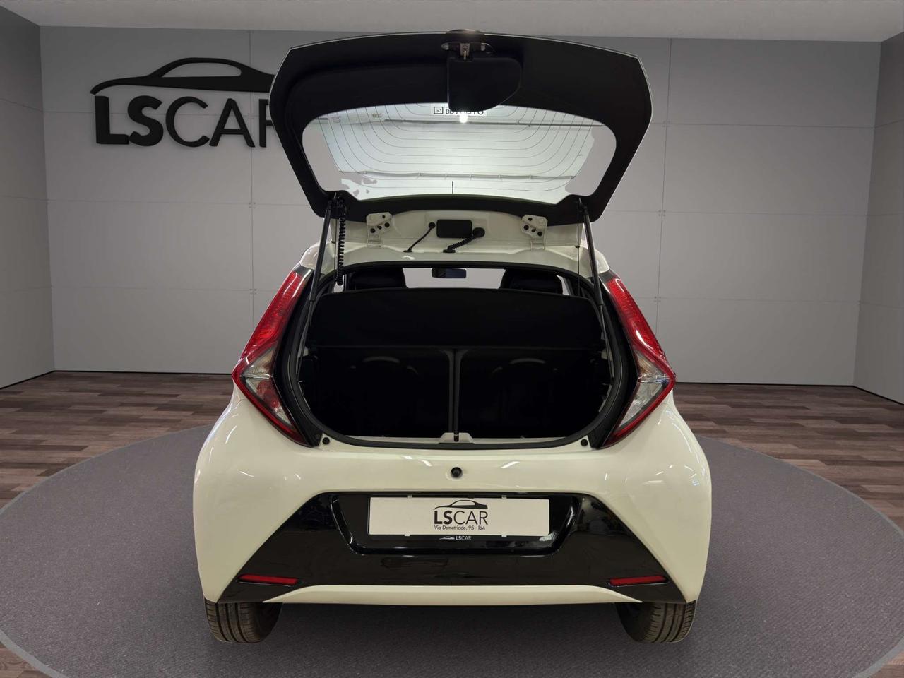 Toyota Aygo Aygo 5p 1.0 x-business 72cv