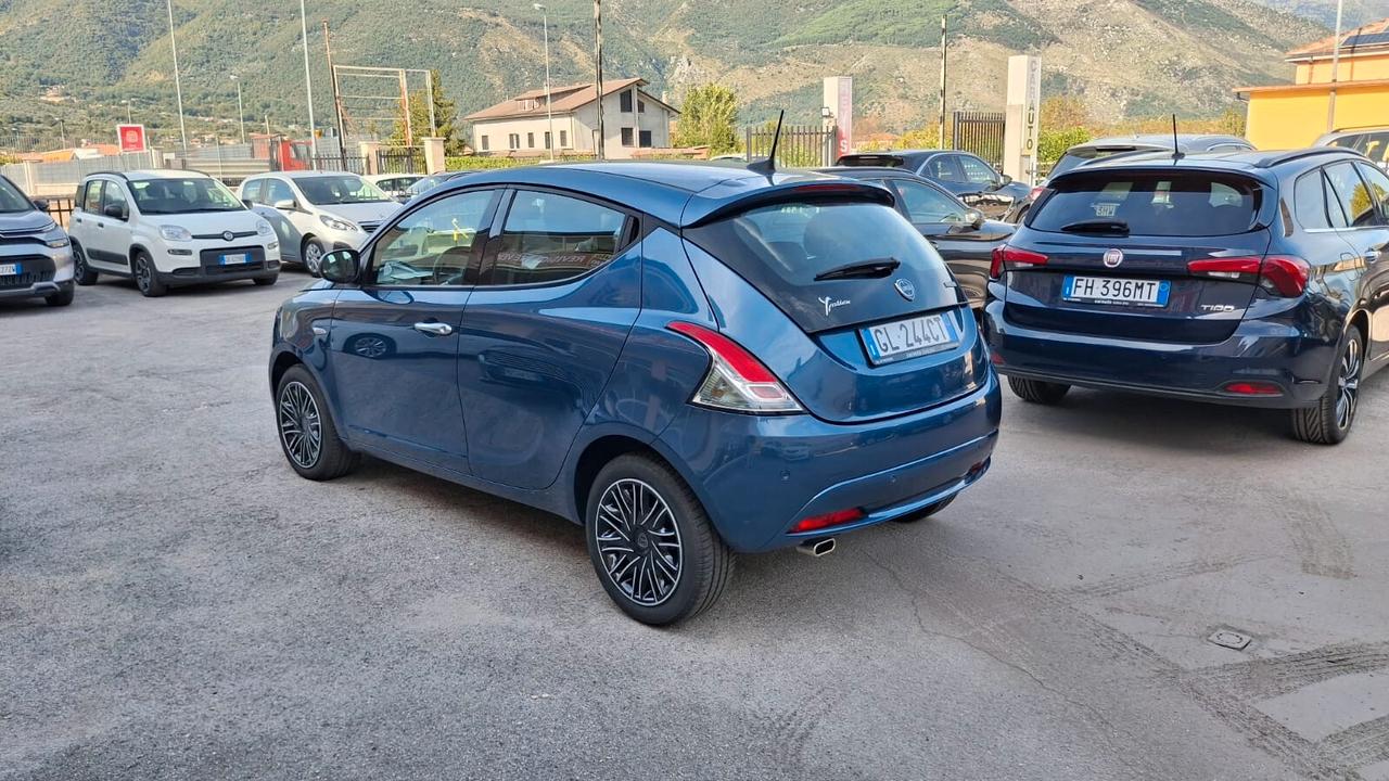 Lancia Ypsilon 1.0 FireFly 5 porte S&S Hybrid Gold
