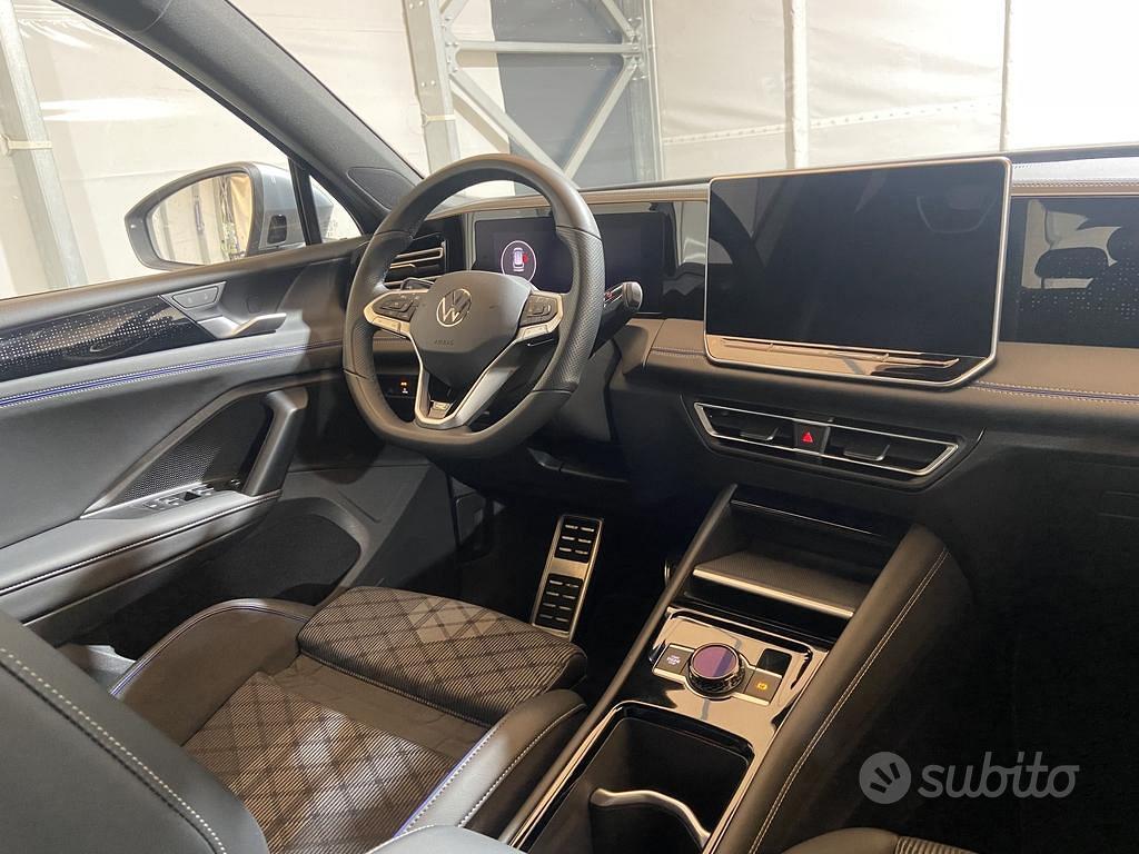 Volkswagen Tiguan 2.0 tdi R-Line 150cv dsg