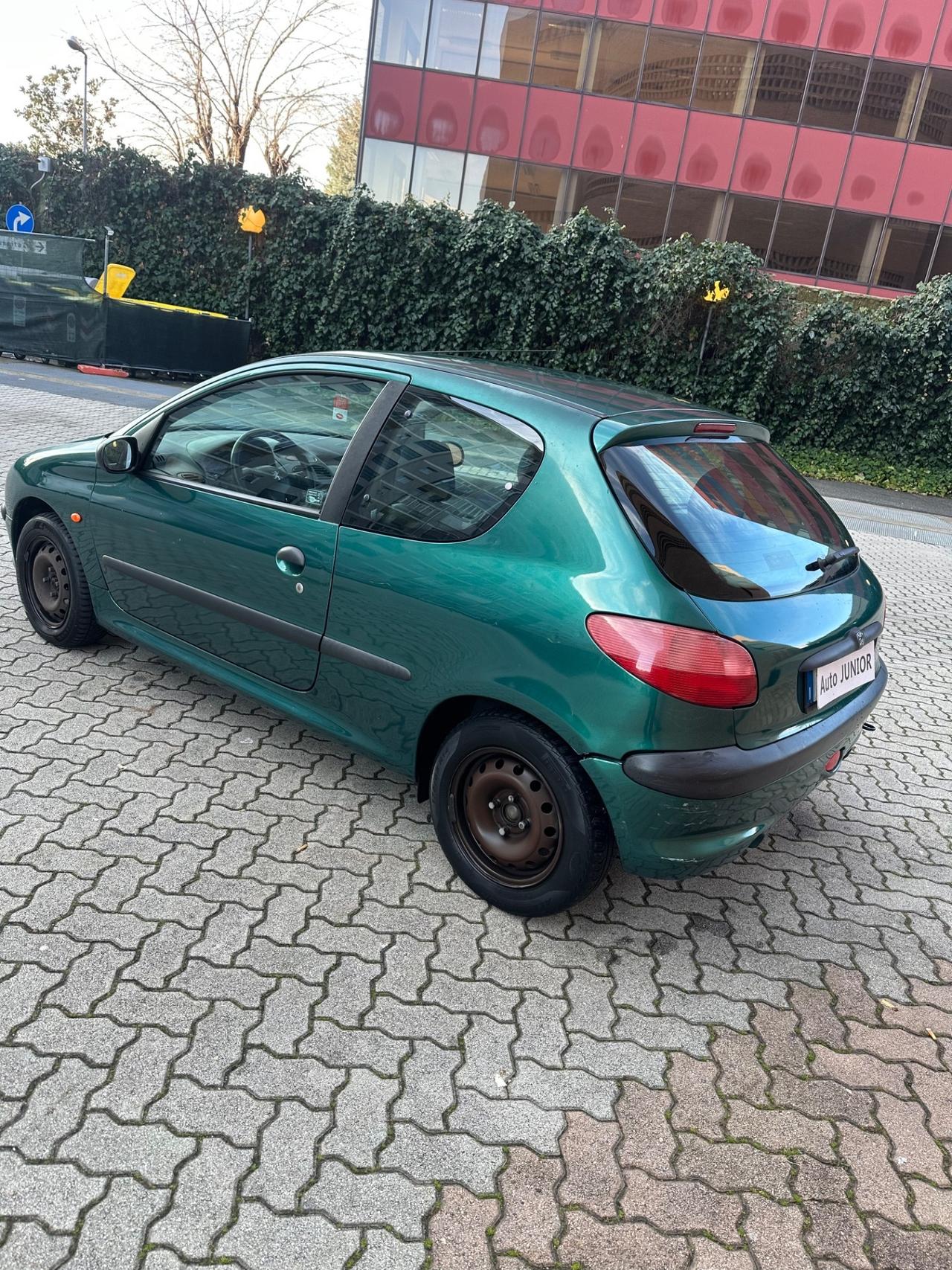 Peugeot 206 1.1 3p. XR