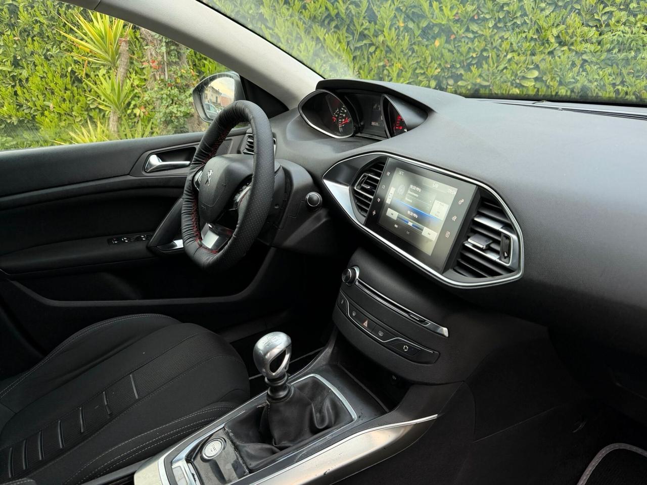 Peugeot 308 1.6 8V e-HDi 112CV Stop&Start robotiz. 5p. Business