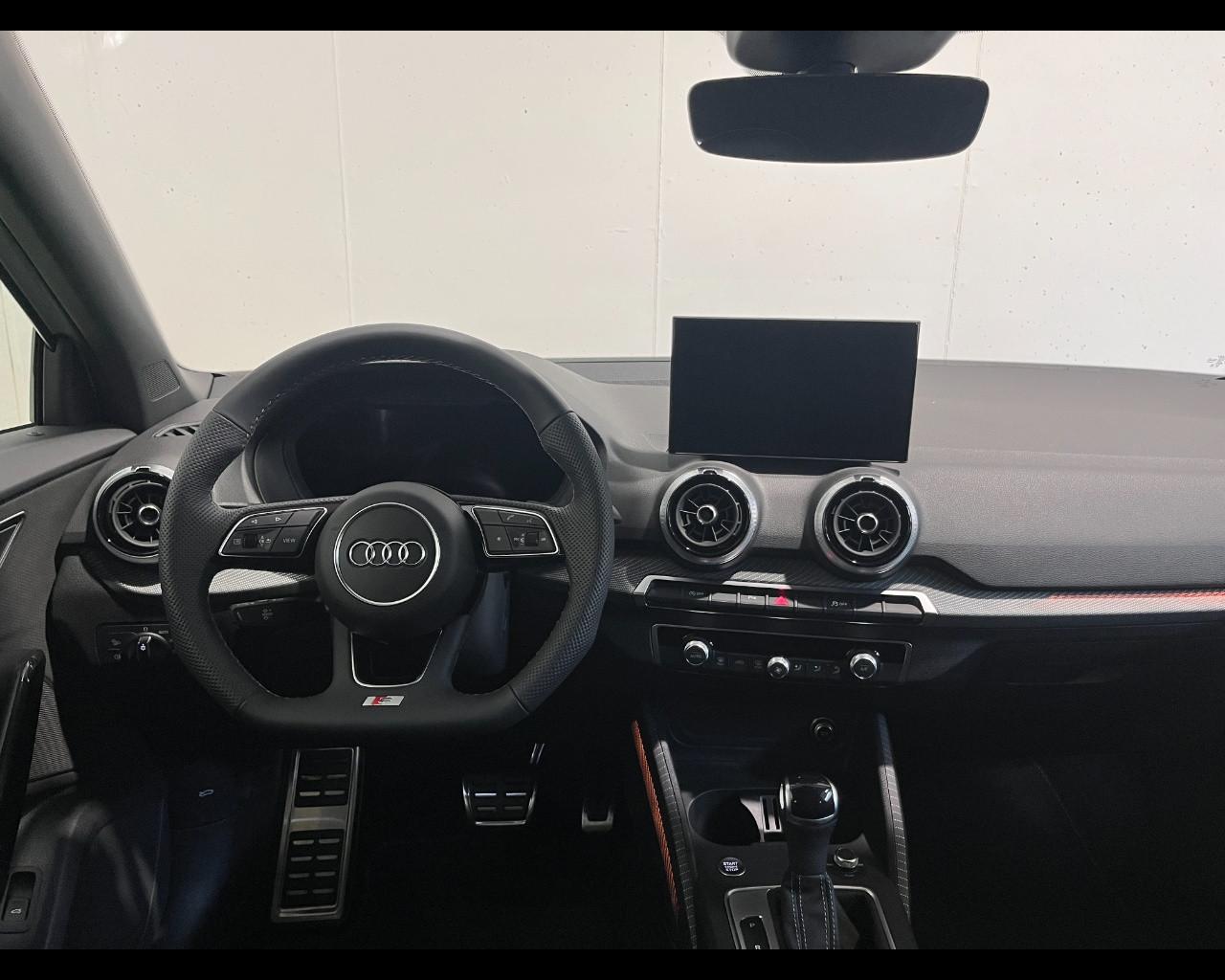 AUDI Q2 35 TDI S-TRONIC IDENTITY BLACK