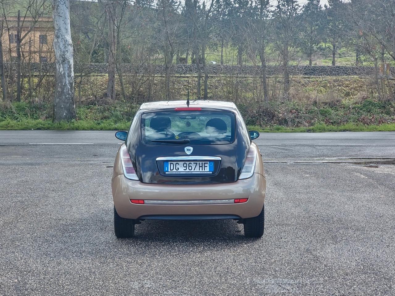 Lancia Ypsilon 1.2 Argento 60CV E5 Benzina Manuale NEO