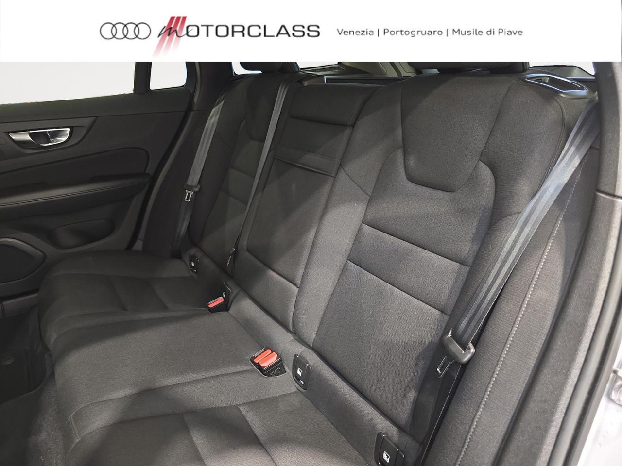 Volvo V60 .0 b4 momentum business pro geartronic