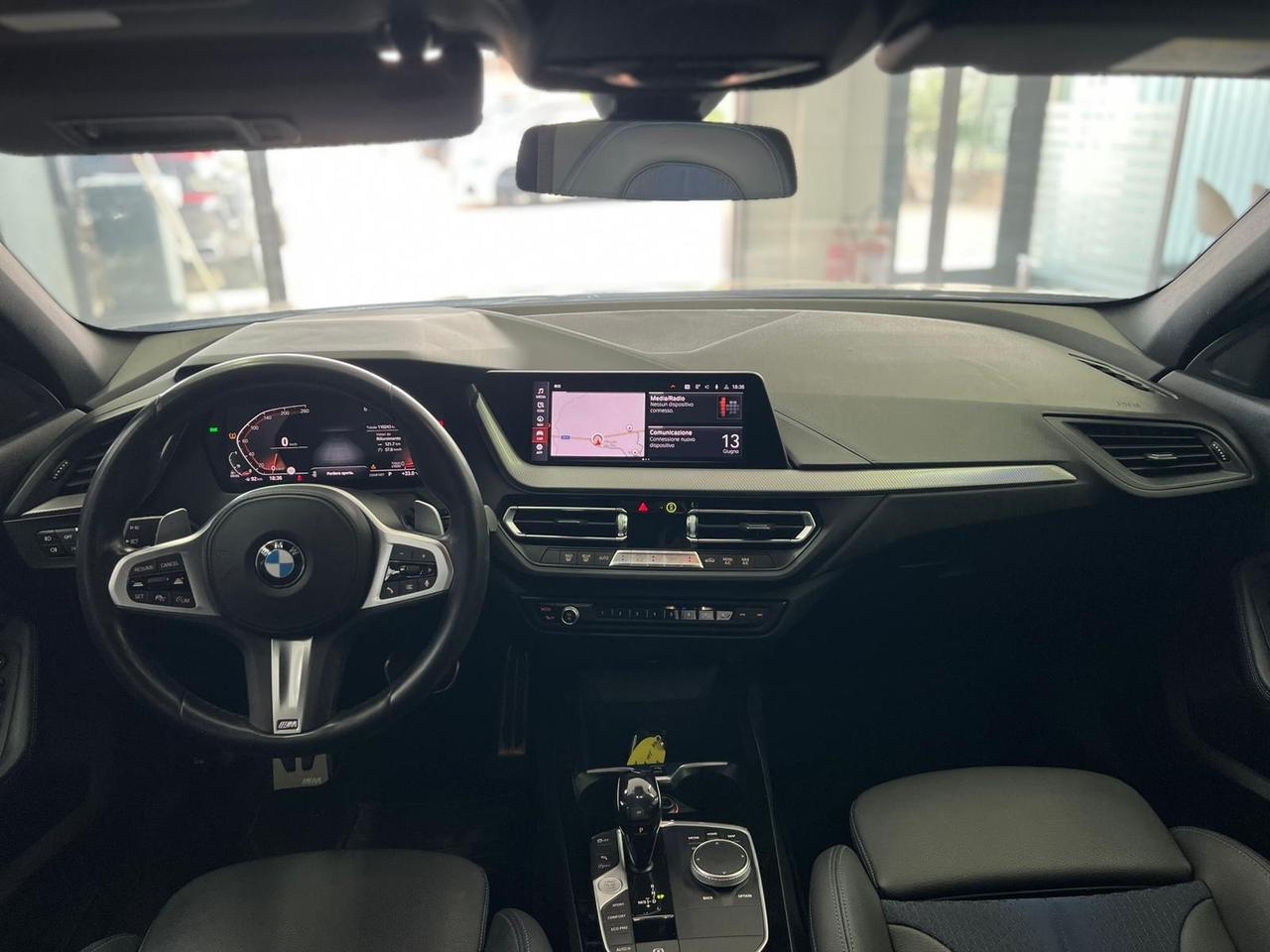 Bmw 118 118d 5p. Msport