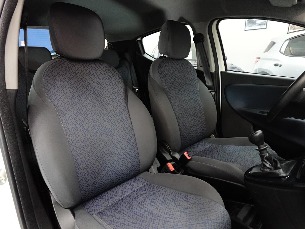 Lancia Ypsilon III 1.0 FIREFLY HYBRID 70 CV GOLD