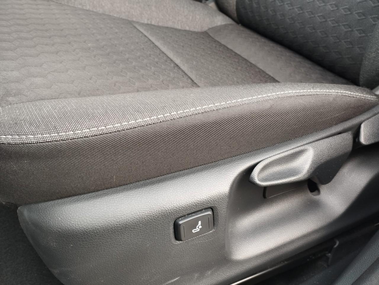 Toyota Yaris 1.0 Business ideale per neopatentati