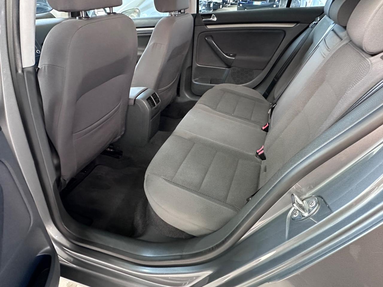 Volkswagen Golf 1.6 16V FSI 5p. Comfortline