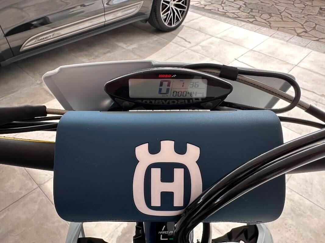 Husqvarna TC 125 2T | modello Cross omologato Enduro 2025