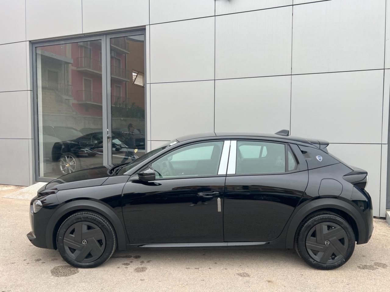 Lancia Ypsilon 1.2 mhev e-dct possibilità noleggio no scoring