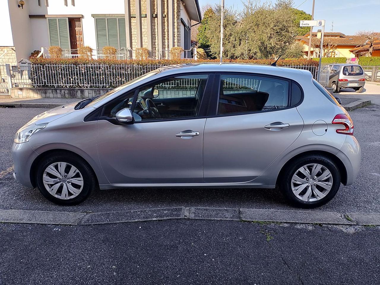 Peugeot 208 Active 1.2 VTI 82