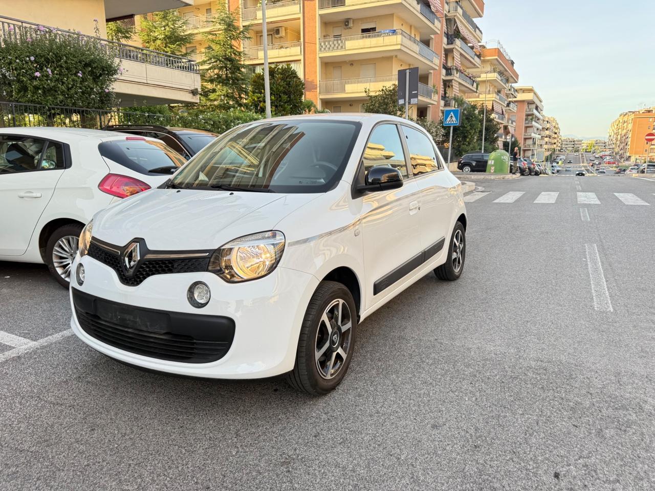 Renault Twingo LIMITEED C.AUTOMATICO PDC BLUETOOTH CERCHI 16