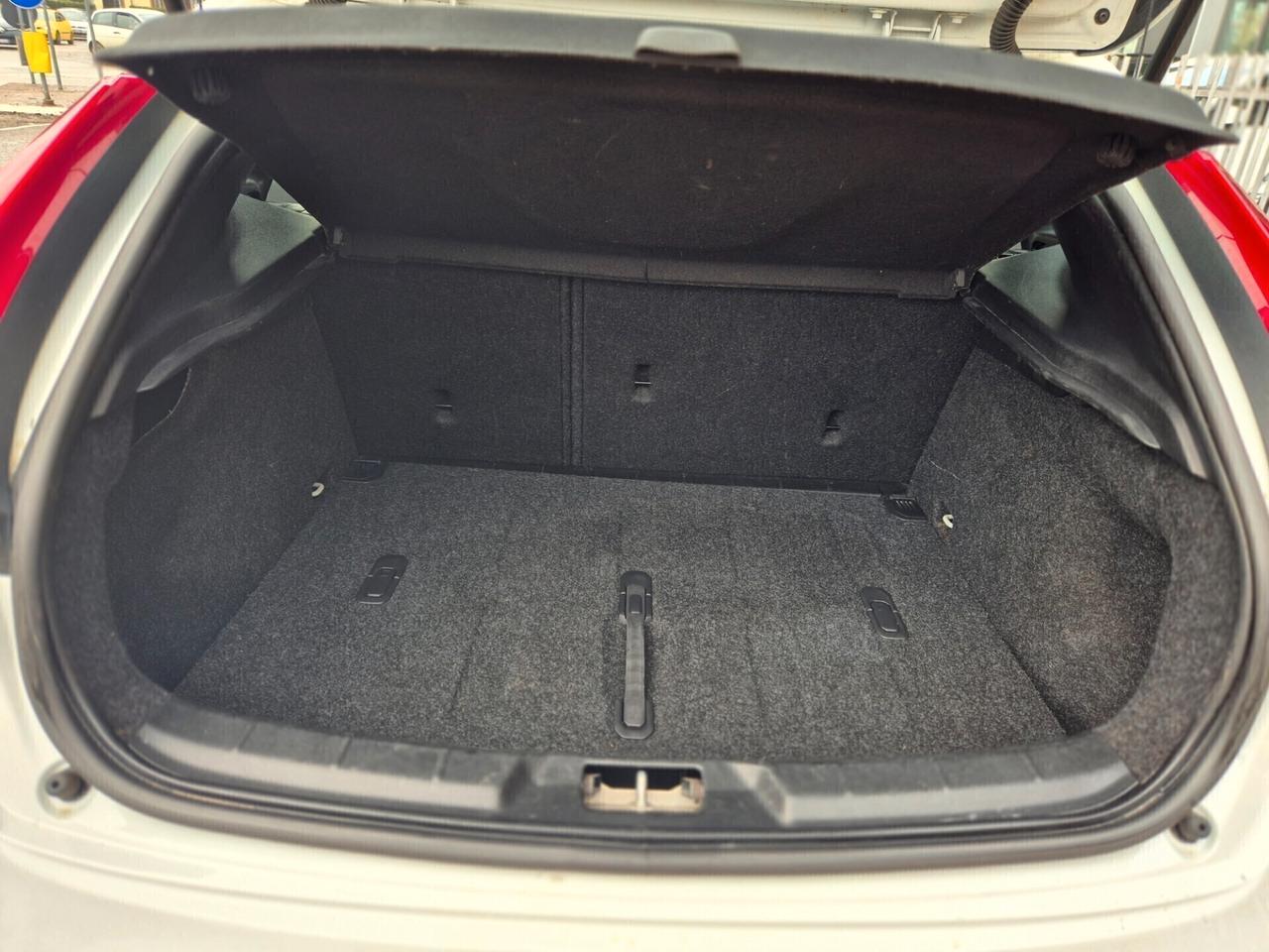 Volvo V40 Cross Country D2 Business Plus