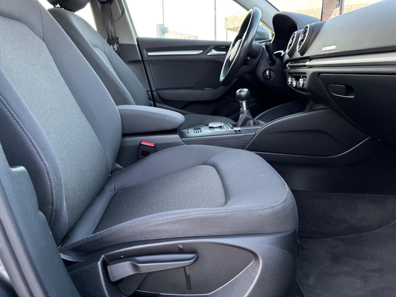 AUDI A3 1.6 Tdi Sportback S-LINE - Led Navi 17