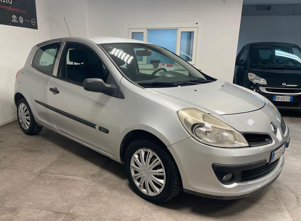 RENAULT CLIO OK NEOPATENTATI