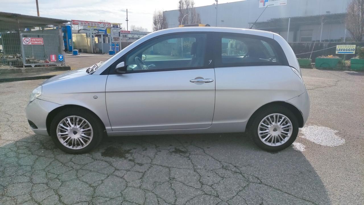 Lancia Ypsilon 1.2 soli 62000km NEOPATENTATI - 2009