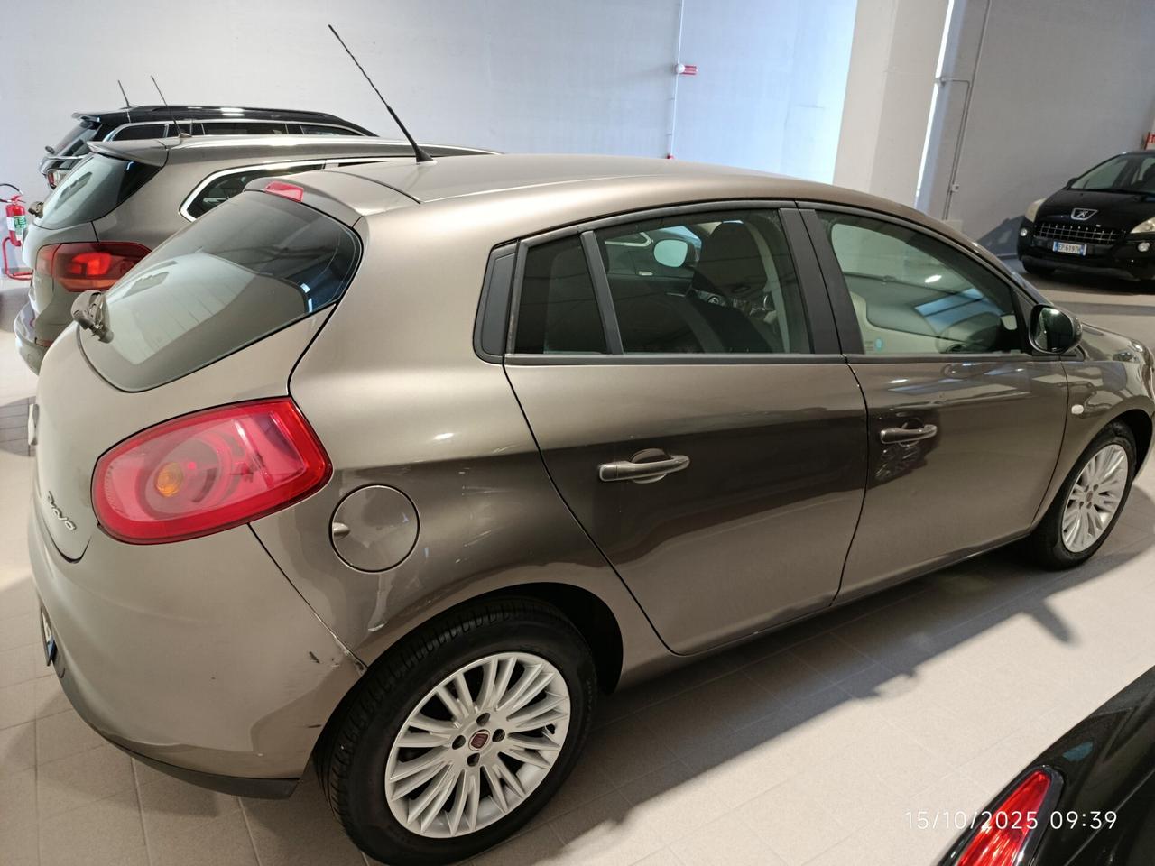 Fiat Bravo 1.6 MJT 120 CV DPF Active £2800vista e piaciuta £3700 CON GARANZIA