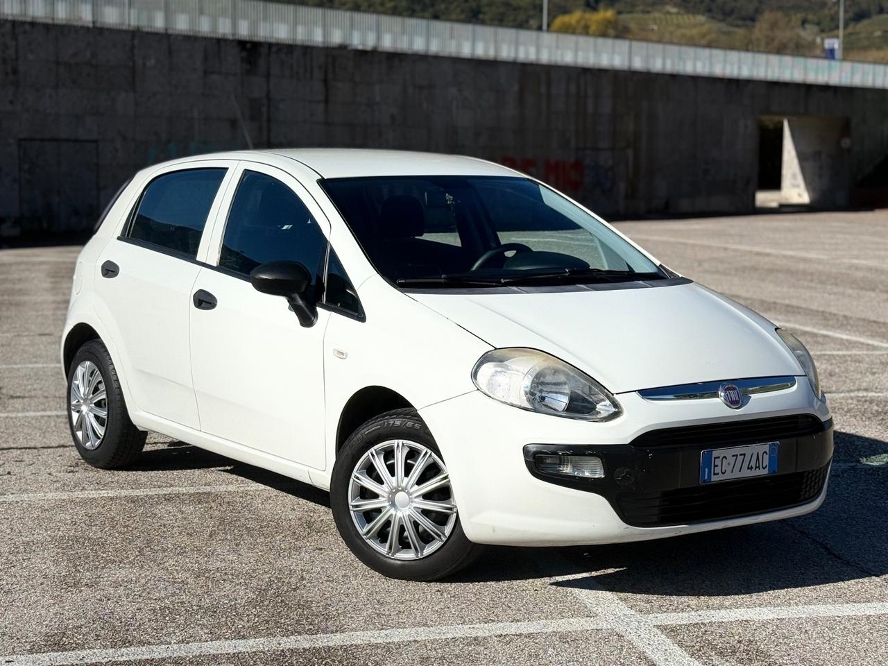 Fiat Punto Evo 1.4 5 porte Active OK NEOPATENTATI