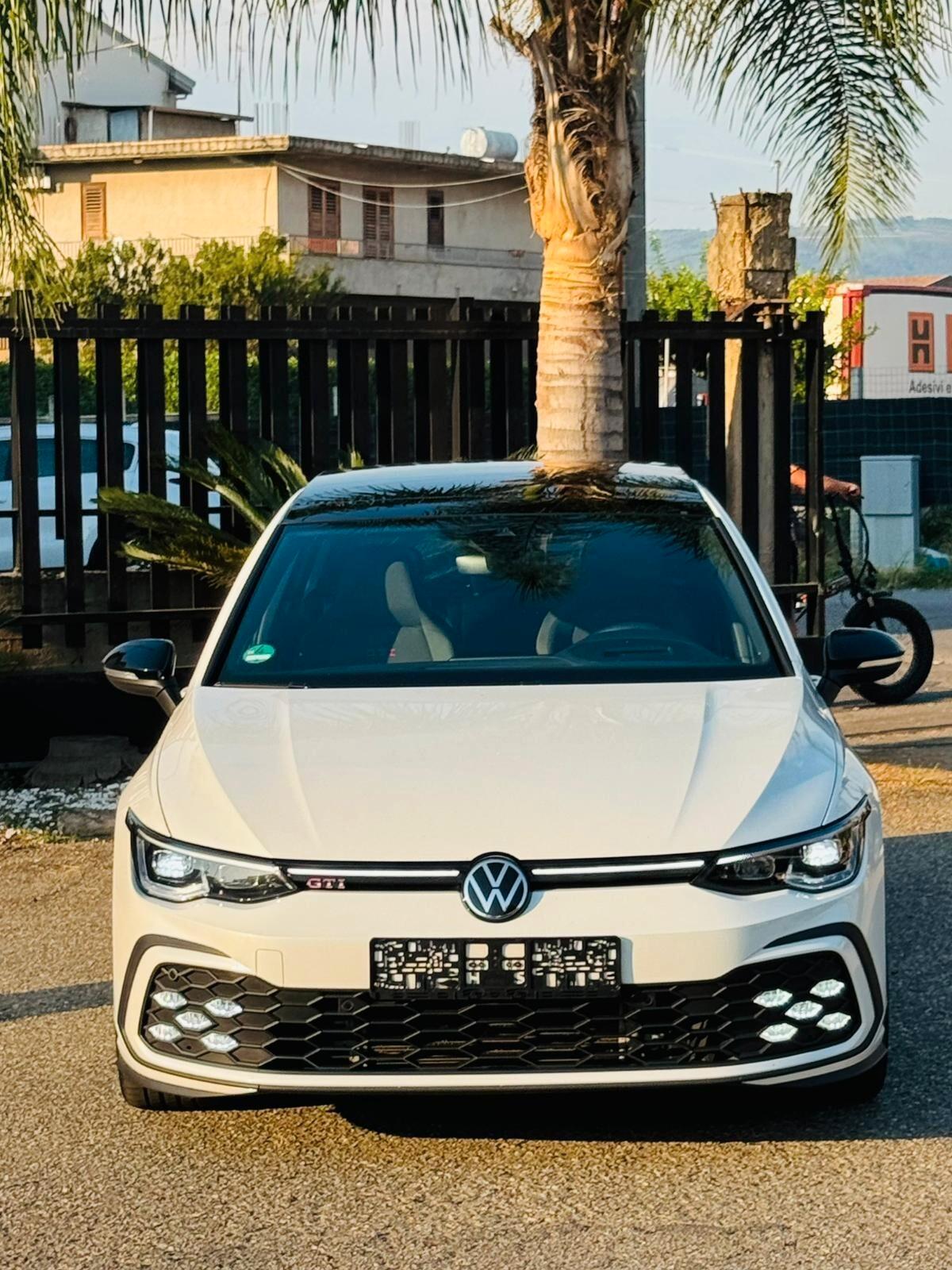 Volkswagen Golf GTI 2.0 TSI DSG
