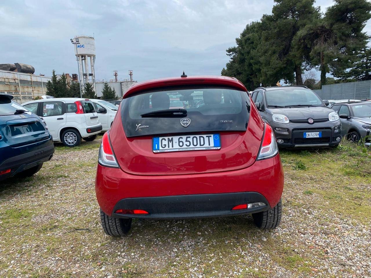 Lancia Ypsilon 1.0 FireFly 5 porte S&S Hybrid Silver