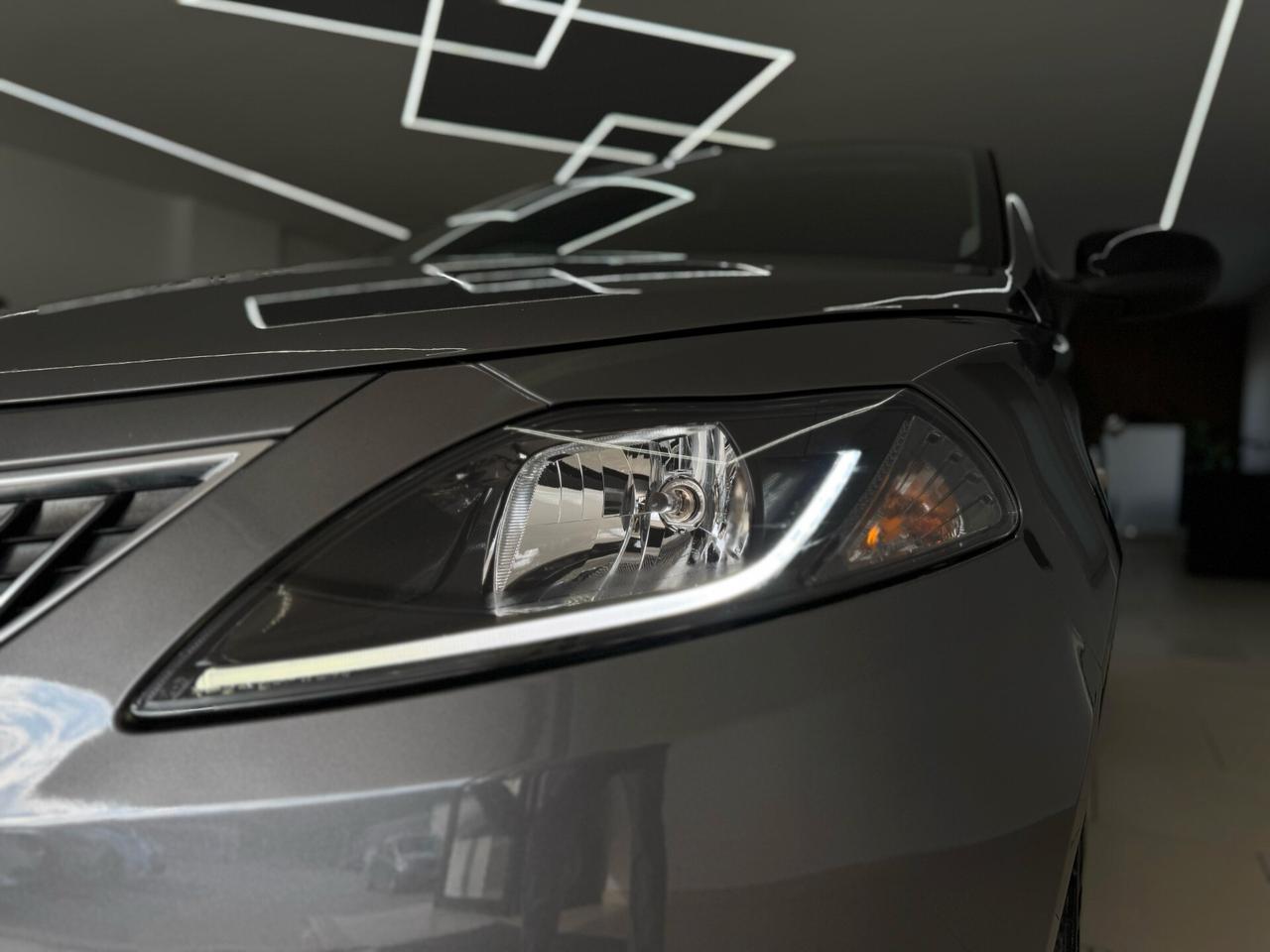 Lancia Ypsilon 1.0 FireFly 5 porte S&S Hybrid Silver