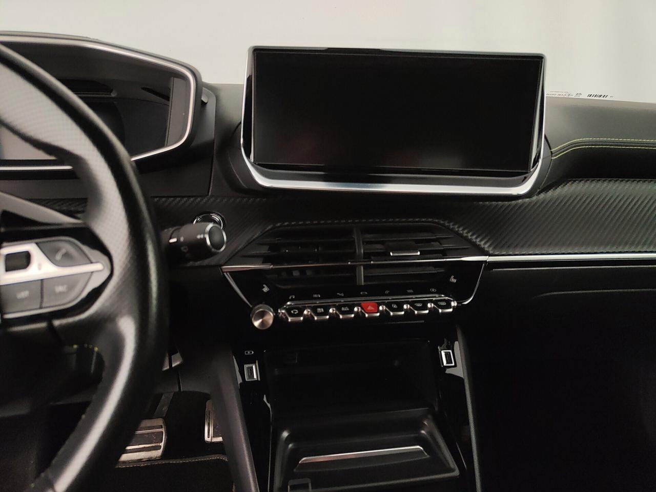 Peugeot 2008 motore elettrico 136 CV GT Pack