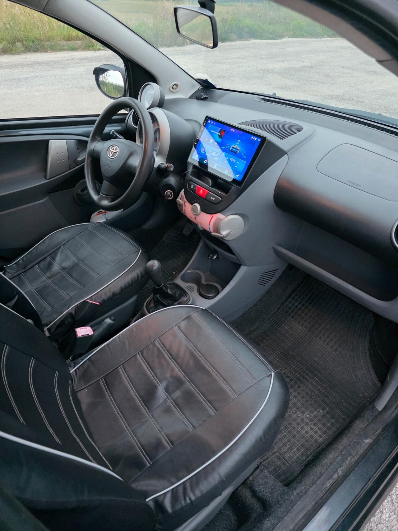 Toyota Aygo 1.0 12V VVT-i 5 porte Sol