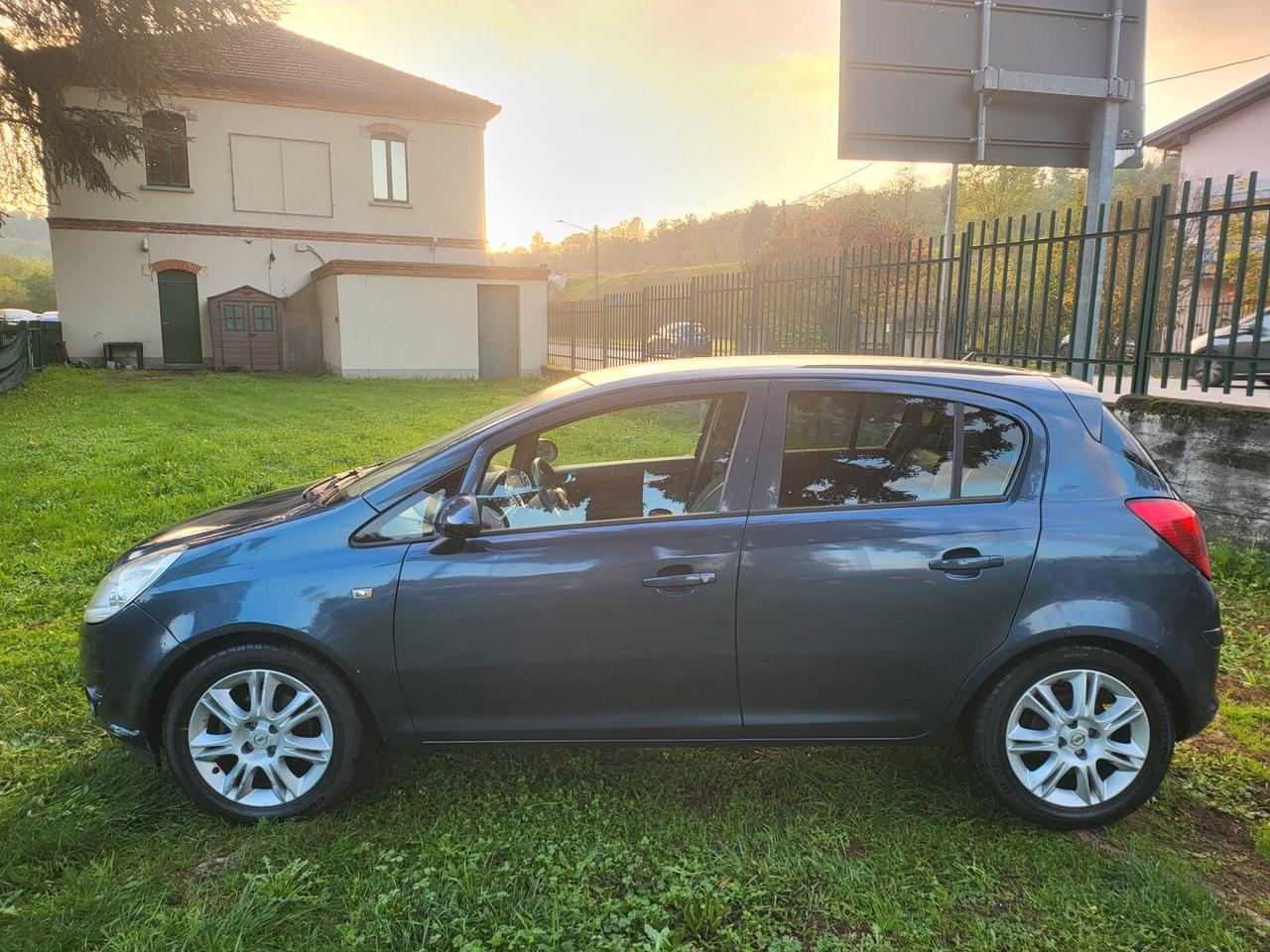 Opel Corsa 1.4 16V 5 porte automatica Cosmo UNICO PROPR.