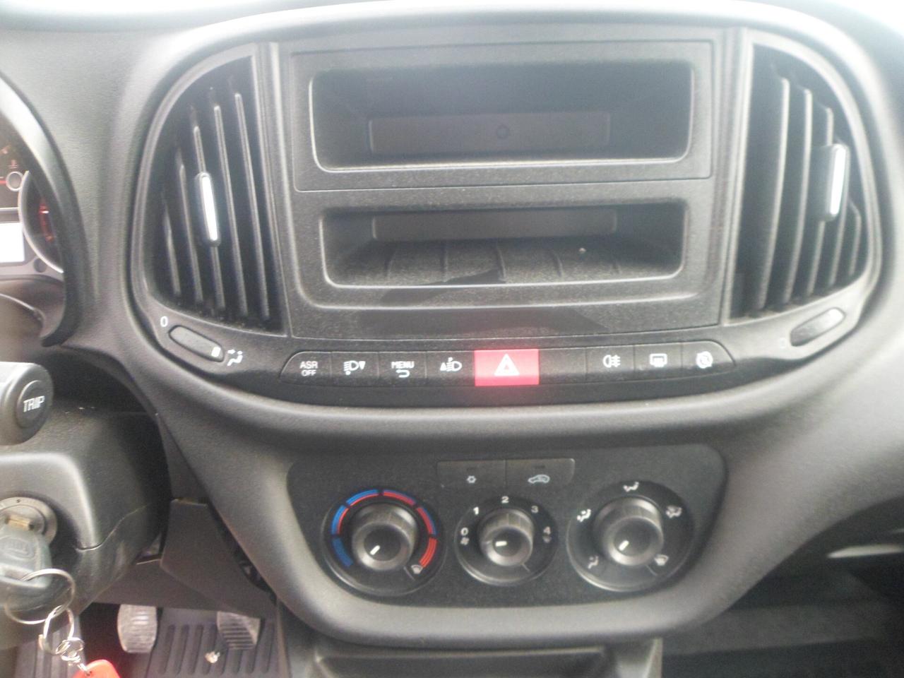Fiat Doblo 5 posti autocarro