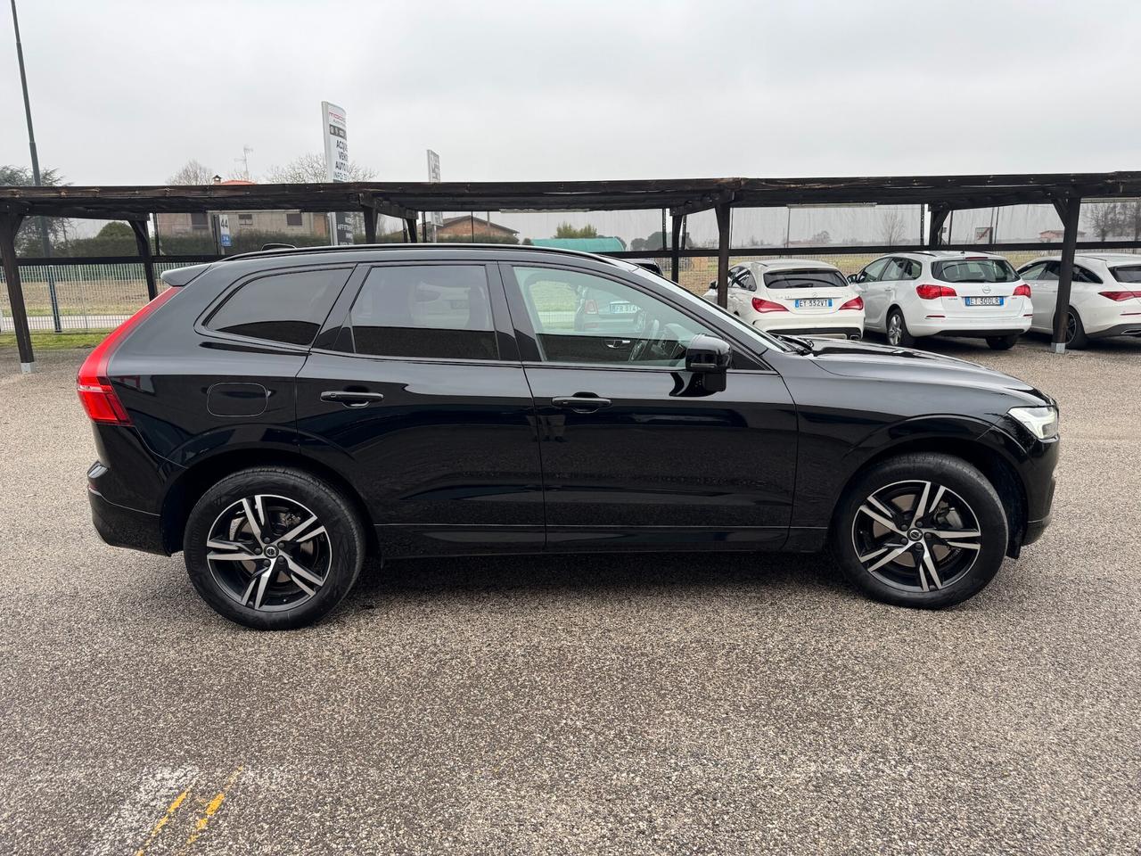 Volvo XC 60 B4 (d) AWD Geartronic R-design UNICO PROP. FULL OPTIONAL