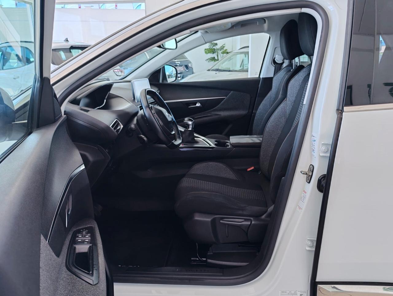 Peugeot 3008 1.5 BlueHDi 130cv Business 2018